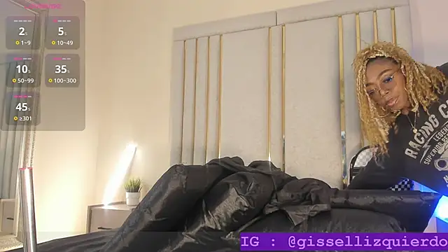 Snapshot of Liincostelloo chatting on December 17, 2025, 7:41 pm Liincostelloo online show from December 17, 2025, 7:41 pm