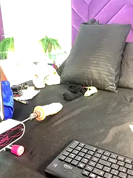 Snapshot of Liincostelloo chatting on December 19, 2025, 12:07 pm Liincostelloo online show from December 19, 2025, 12:07 pm