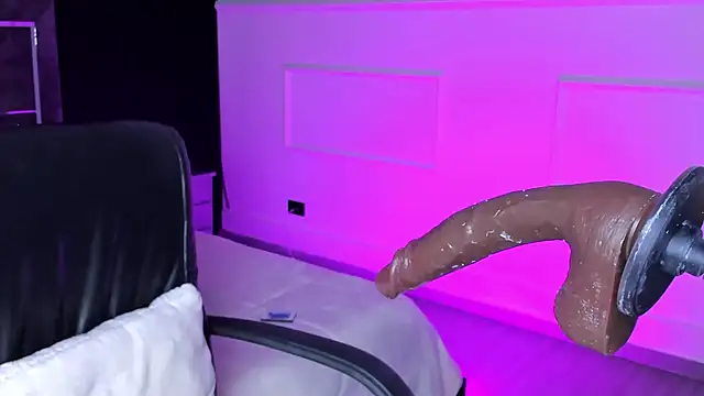 Gigidoll online show from September 11, 2025, 11:43 am