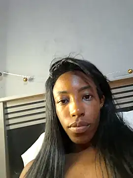 Snapshot of melangelo17 chatting on February 24, 2025, 11:21 am melangelo17 online show from February 24, 2025, 11:21 am