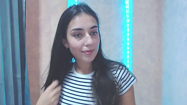 Lovelllyy online show from September 28, 2025, 10:55 am