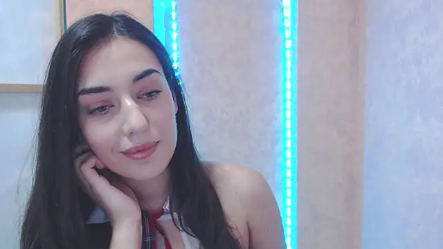 Lovelllyy online show from February 9, 2025, 9:47 am