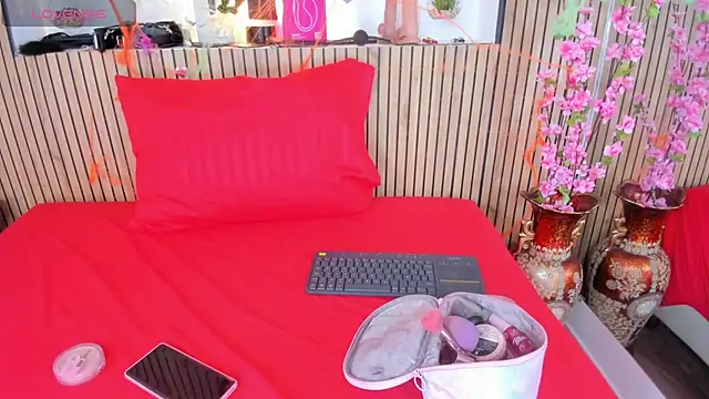 Ashley 7777 online show from October 26, 2025, 1:11 pm