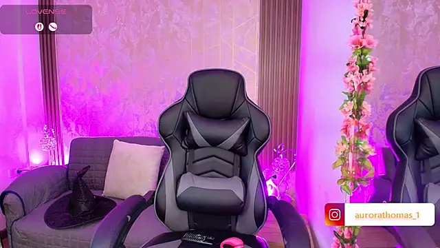 Aurora thomas  1 online show from October 18, 2025, 10:34 pm