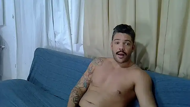 Snapshot of grossocalibre20 chatting on October 13, 2025, 5:14 pm grossocalibre20 online show from October 13, 2025, 5:14 pm