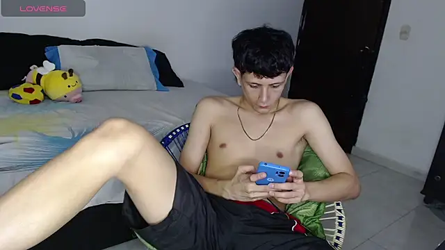 cute mathew online show from March 20, 2025, 4:18 am