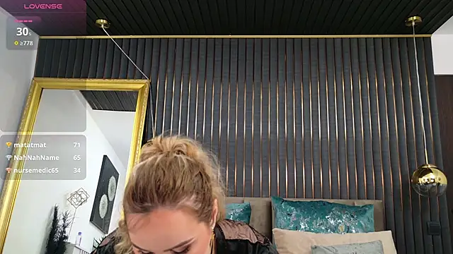 MaddieBell online show from February 3, 2025, 8:46 am