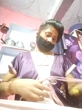 Snapshot of Bhavya_Bhan chatting on October 22, 2025, 7:13 pm Bhavya Bhan online show from October 22, 2025, 7:13 pm