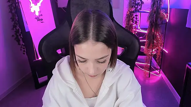 PamBeesly online show from September 29, 2025, 8:21 am