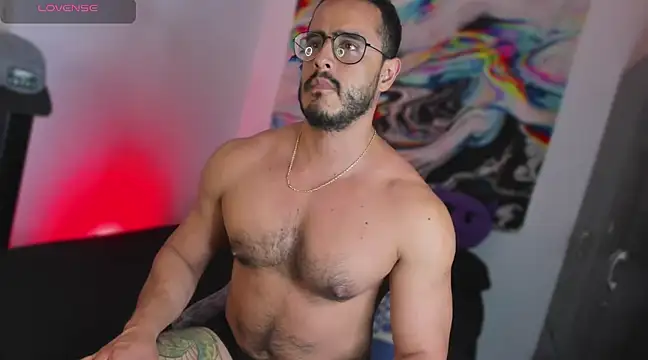 Snapshot of Fenrir_flirt chatting on February 5, 2025, 2:40 am Fenrir flirt online show from February 5, 2025, 2:40 am