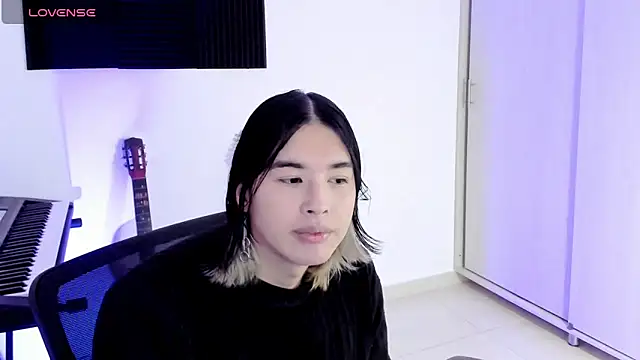 JordiWilld online show from October 12, 2025, 12:01 am