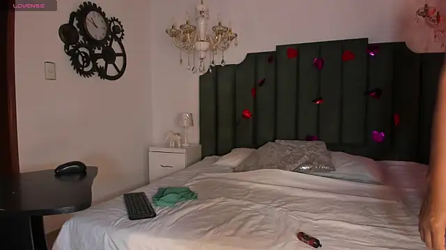 AnthonelaRusso  online show from February 12, 2026, 3:50 am