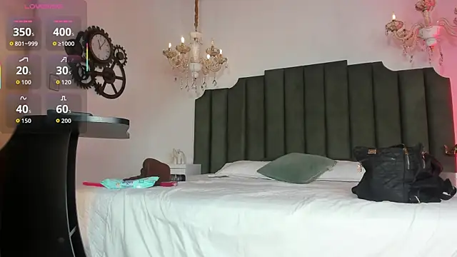 Snapshot of AnthonelaRusso_ chatting on September 30, 2025, 4:07 am AnthonelaRusso  online show from September 30, 2025, 4:07 am