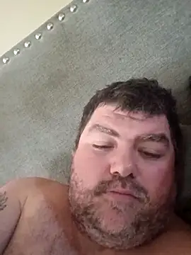 Rcraigue4 online show from November 2, 2025, 4:23 pm