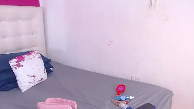 Snapshot of tinyy_whore18 chatting on October 27, 2025, 3:35 pm tinyy whore18 online show from October 27, 2025, 3:35 pm