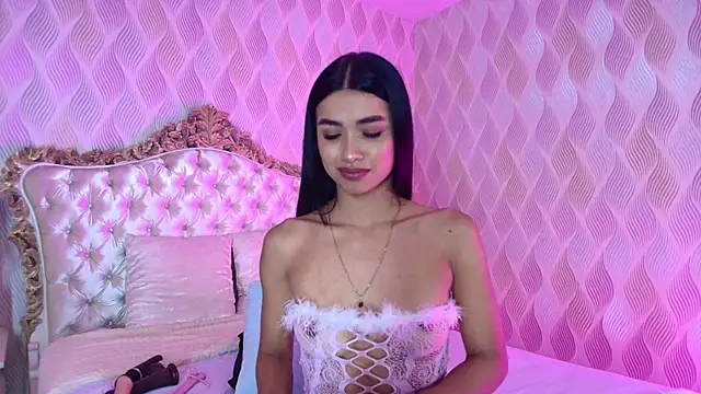 Bella Smiith  online show from January 5, 2026, 5:27 pm