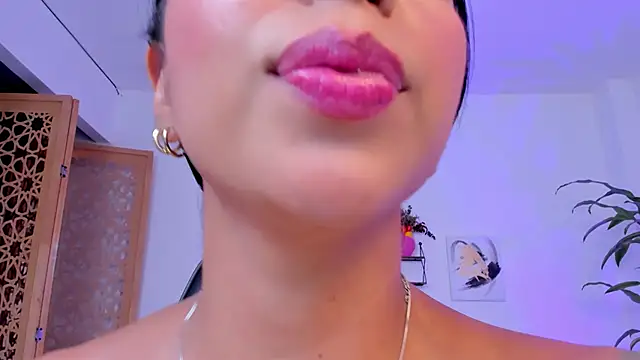 Snapshot of sophierooy22 chatting on February 21, 2025, 9:11 pm sophierooy22 online show from February 21, 2025, 9:11 pm