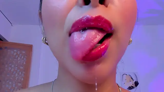 Snapshot of sophierooy22 chatting on March 14, 2025, 10:50 am sophierooy22 online show from March 14, 2025, 10:50 am