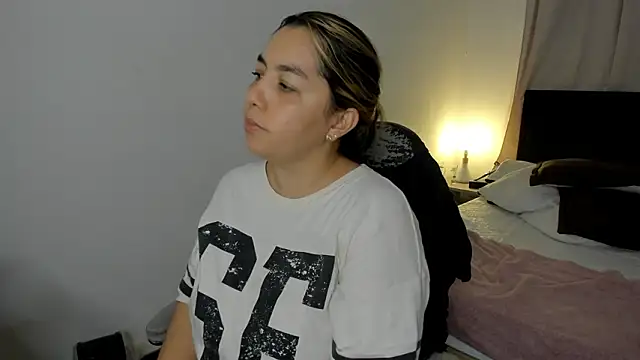 brithany olson25 online show from March 5, 2026, 11:32 pm