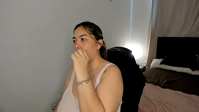 brithany olson25 online show from March 30, 2026, 8:43 pm