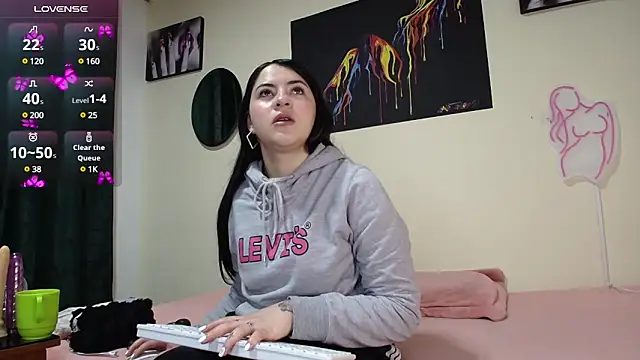 Emmie Hot online show from March 10, 2025, 11:55 am