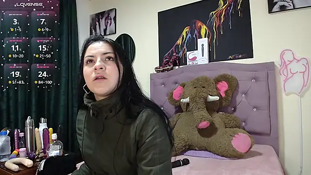 Emmie Hot online show from September 30, 2025, 12:00 pm