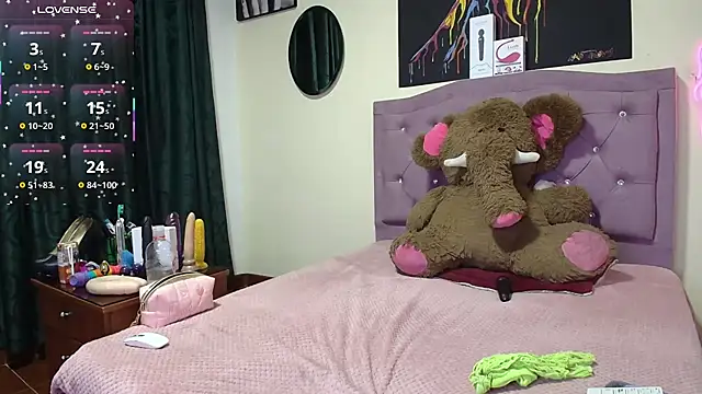 Emmie Hot online show from April 18, 2026, 11:12 am