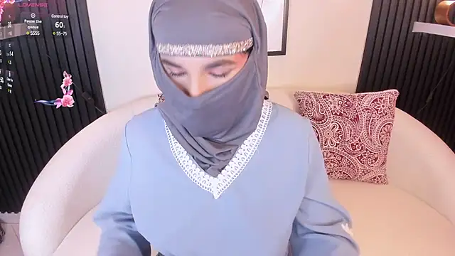 Snapshot of Ayha_khalaf chatting on March 7, 2025, 3:40 am Ayha khalaf online show from March 7, 2025, 3:40 am