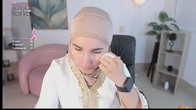 Ayha khalaf online show from November 13, 2025, 12:58 am