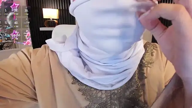 Snapshot of Ayha_khalaf chatting on March 17, 2025, 2:52 am Ayha khalaf online show from March 17, 2025, 2:52 am