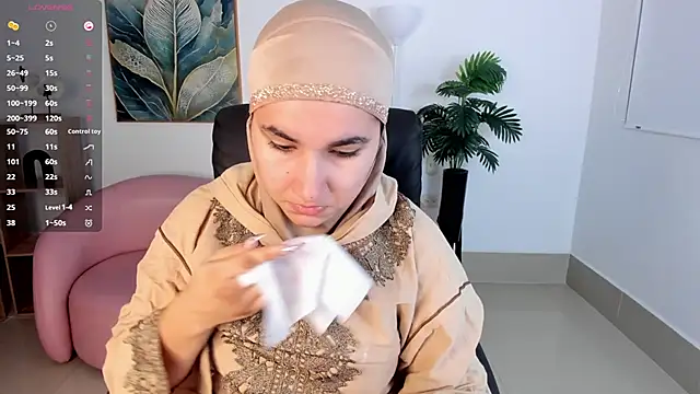 Snapshot of Ayha_khalaf chatting on October 9, 2025, 1:17 am Ayha khalaf online show from October 9, 2025, 1:17 am