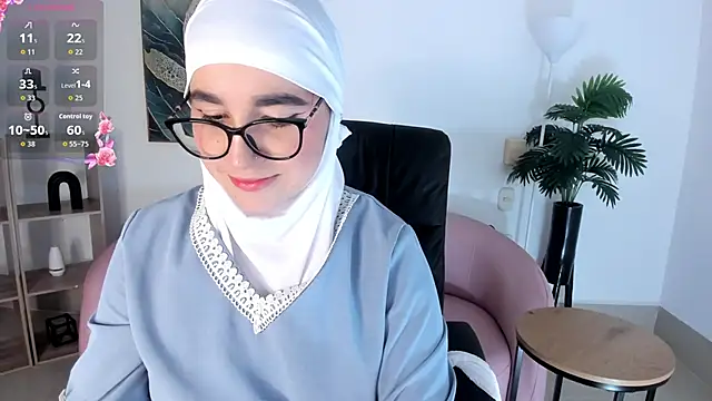 Snapshot of Ayha_khalaf chatting on September 9, 2025, 1:16 am Ayha khalaf online show from September 9, 2025, 1:16 am