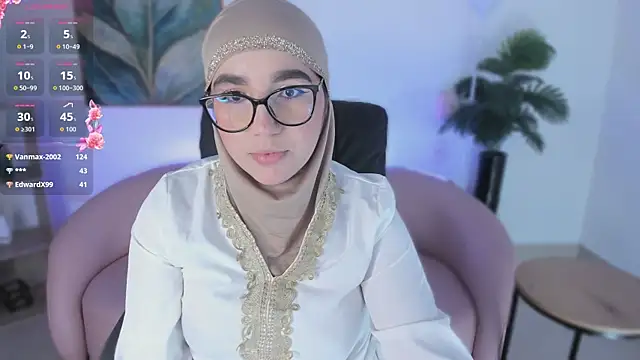 Snapshot of Ayha_khalaf chatting on September 16, 2025, 1:06 am Ayha khalaf online show from September 16, 2025, 1:06 am