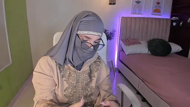 Snapshot of Ayha_khalaf chatting on March 10, 2025, 3:45 am Ayha khalaf online show from March 10, 2025, 3:45 am