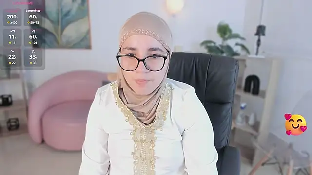 Snapshot of Ayha_khalaf chatting on October 14, 2025, 1:06 am Ayha khalaf online show from October 14, 2025, 1:06 am