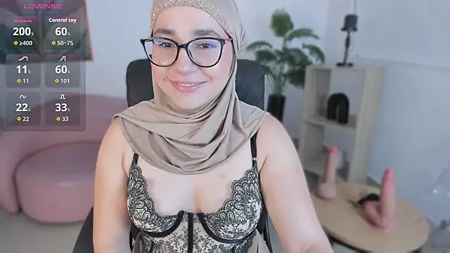 Snapshot of Ayha_khalaf chatting on October 12, 2025, 1:07 am Ayha khalaf online show from October 12, 2025, 1:07 am