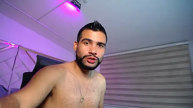 Snapshot of luxurycoupl chatting on September 15, 2025, 3:29 am luxurycoupl online show from September 15, 2025, 3:29 am