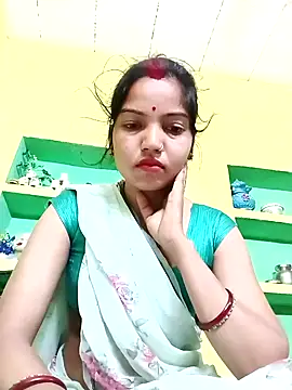 Snapshot of Bhuvi_Bedi chatting on February 16, 2025, 9:27 pm Bhuvi Bedi online show from February 16, 2025, 9:27 pm