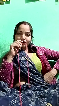 Snapshot of Bhuvi_Bedi chatting on February 17, 2025, 3:33 pm Bhuvi Bedi online show from February 17, 2025, 3:33 pm