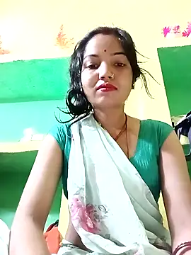 Snapshot of Bhuvi_Bedi chatting on February 18, 2025, 10:47 pm Bhuvi Bedi online show from February 18, 2025, 10:47 pm