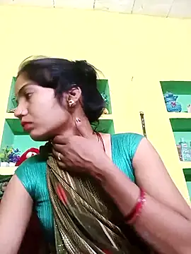 Snapshot of Bhuvi_Bedi chatting on March 13, 2025, 4:45 pm Bhuvi Bedi online show from March 13, 2025, 4:45 pm