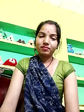 Snapshot of Bhuvi_Bedi chatting on February 17, 2025, 10:05 pm Bhuvi Bedi online show from February 17, 2025, 10:05 pm