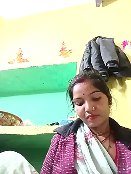 Snapshot of Bhuvi_Bedi chatting on February 10, 2025, 2:48 pm Bhuvi Bedi online show from February 10, 2025, 2:48 pm