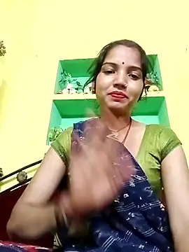 Snapshot of Bhuvi_Bedi chatting on February 28, 2025, 11:03 am Bhuvi Bedi online show from February 28, 2025, 11:03 am