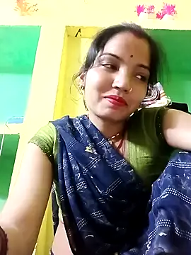 Snapshot of Bhuvi_Bedi chatting on February 13, 2025, 3:14 pm Bhuvi Bedi online show from February 13, 2025, 3:14 pm