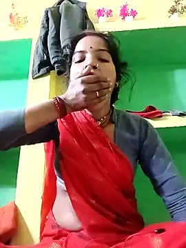 Snapshot of Bhuvi_Bedi chatting on February 9, 2025, 10:43 pm Bhuvi Bedi online show from February 9, 2025, 10:43 pm
