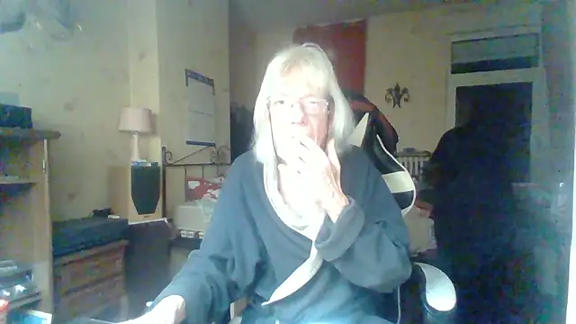 Snapshot of rosanetrav chatting on November 18, 2025, 5:00 am rosanetrav online show from November 18, 2025, 5:00 am