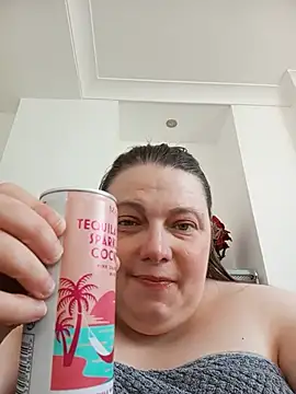 Snapshot of HotHornyEmmaX chatting on July 14, 2026, 5:08 pm HotHornyEmmaX online show from July 14, 2026, 5:08 pm