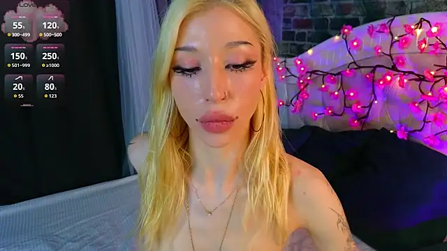 Snapshot of SallyCha chatting on June 18, 2026, 8:57 am SallyCha online show from June 18, 2026, 8:57 am