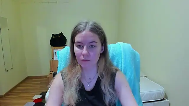 Snapshot of EmilyPaw chatting on March 10, 2025, 6:34 pm EmilyPaw online show from March 10, 2025, 6:34 pm
